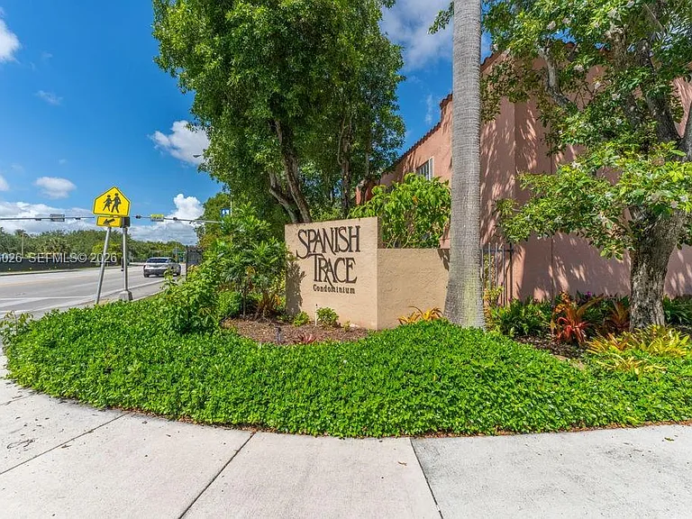 10832 N Kendall Dr #U1 — Photo 1