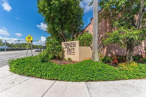 10832 N Kendall Dr Photo 1
