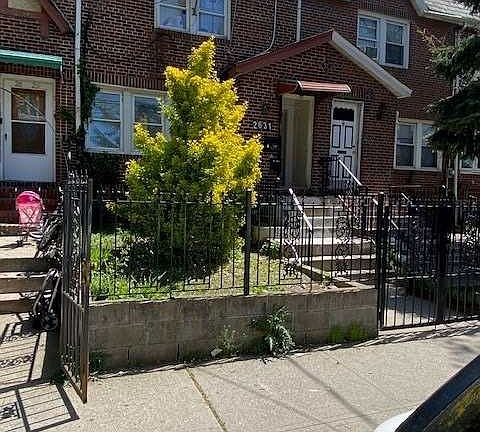 3rd image of 26-31 98th St