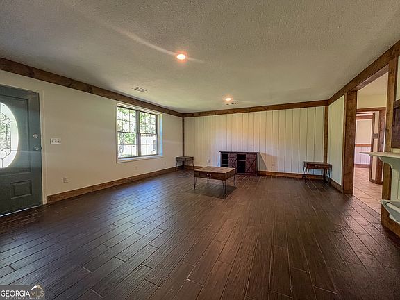 5th image of 508 Denham Rd