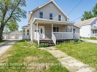 524 3rd St #1/2, Menasha, WI 54952