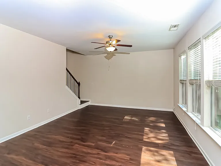 360 Darbys Run Ct — Photo 7