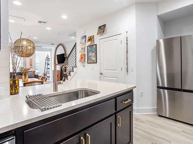 2517 Simond Ave #C — Photo 1