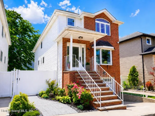 38 Meagan Loop, Staten Island, NY 10307