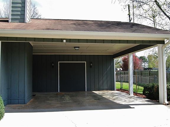 3rd image of 5531 Farm House Ln