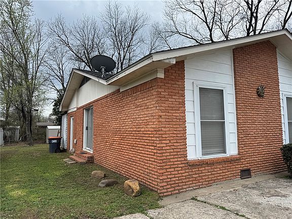 2nd image of 1008 E I St