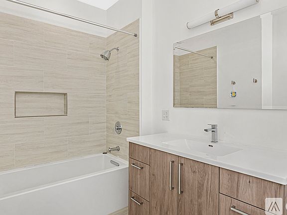 2nd image of 757 N Orleans St #1703