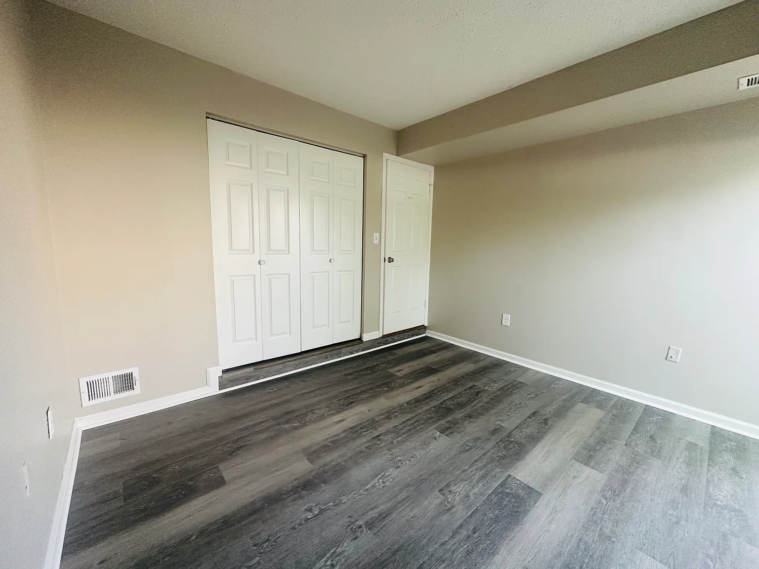 2 bed, 736 sqft, $1,800 — Photo 4