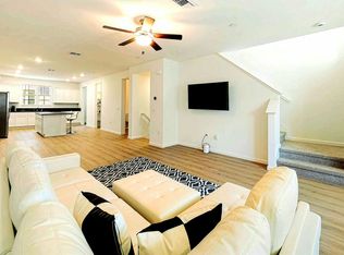 10 Schindler Ct #2, Middletown, NY 10940