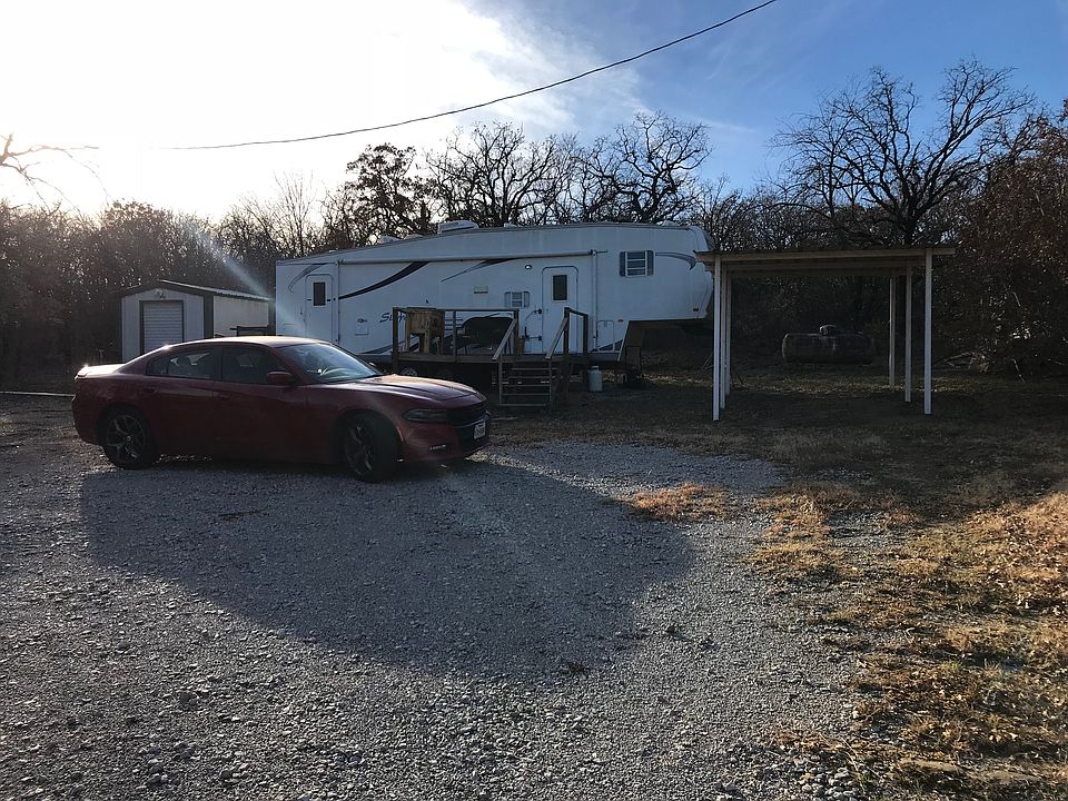 1st image of 126 Oak Hill Cir
