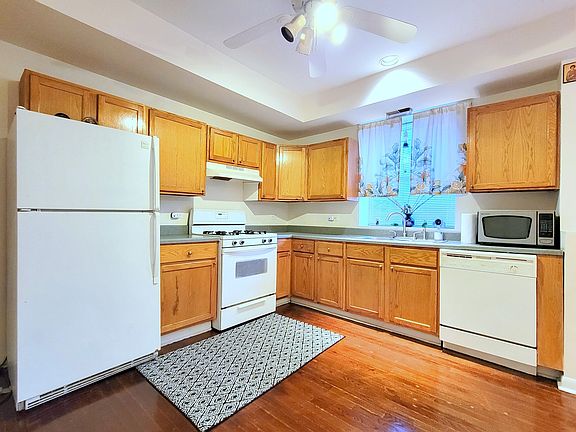 3rd image of 4901 N Avers Ave #G