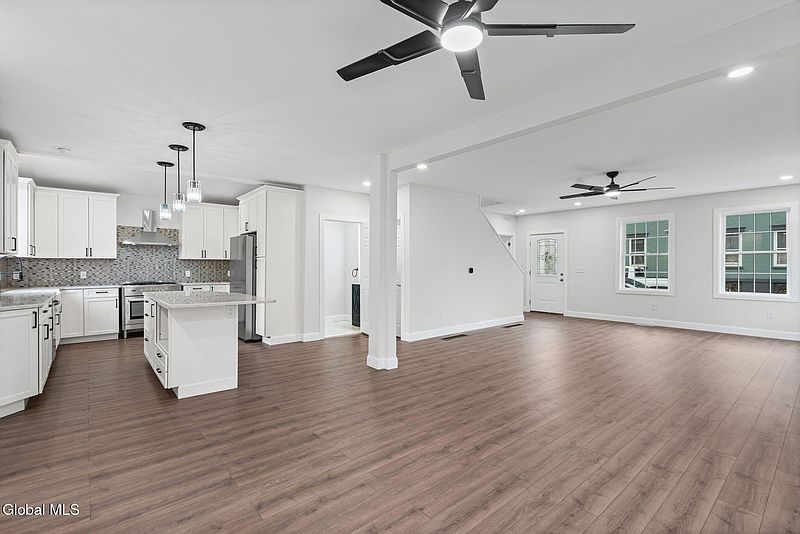 3rd image of 16 Broad Street