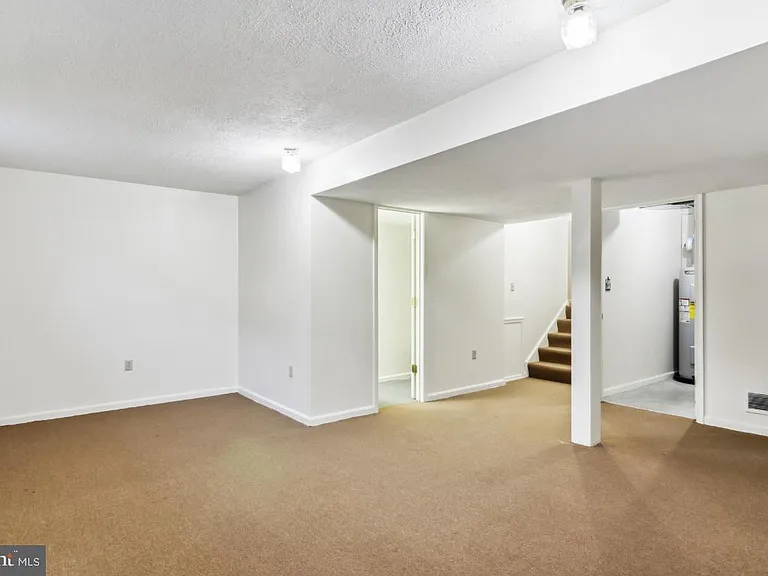 1232 Lakeview Dr — Photo 21