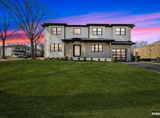 331 Harrison St, Paramus, NJ 07652