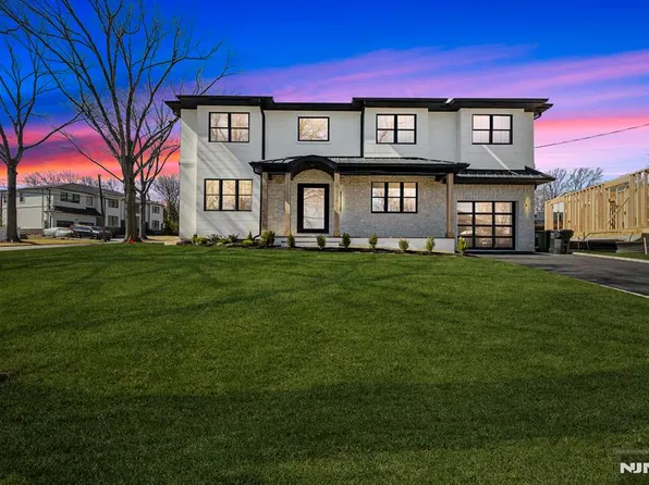 331 Harrison St, Paramus, NJ 07652