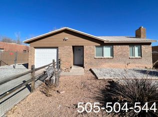 825 Palo Duro Ave NW, Albuquerque, NM 87107