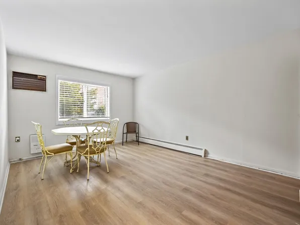 155 Bay 44th Street image 10 of 20