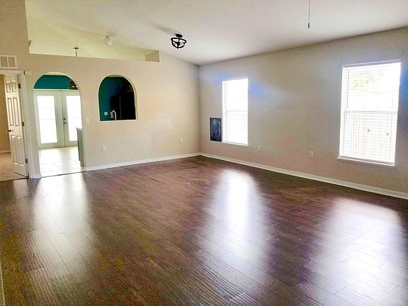 3rd image of 933 Brenton Leaf Dr