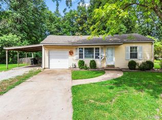904 Terrace Dr, Belleville, IL 62220