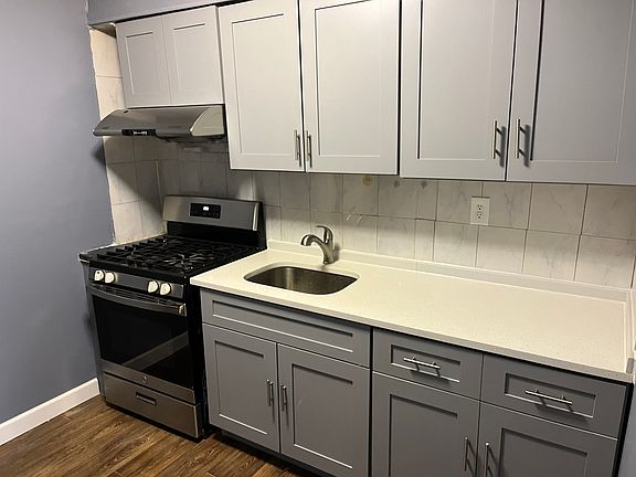 4th image of 2166 Brown St #2