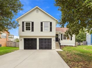 718 Shiloh Dr, Raymore, MO 64083