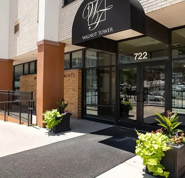 Walnut Tower Apartments — Photo 1