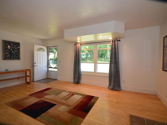 3rd image of 7346 Saginaw Dr