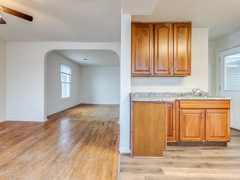 2430 Military St #4 — Photo 6