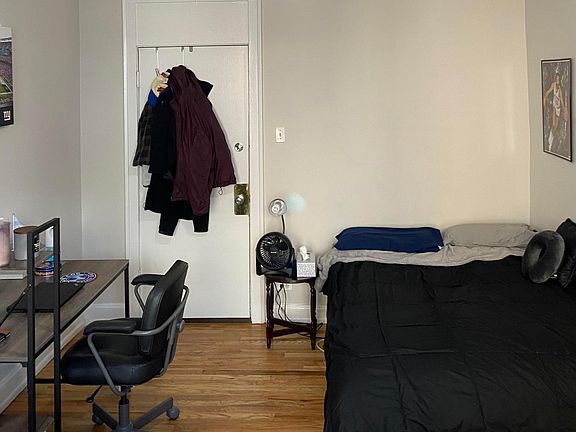 3rd image of 2530 N Sacramento Ave APT 306