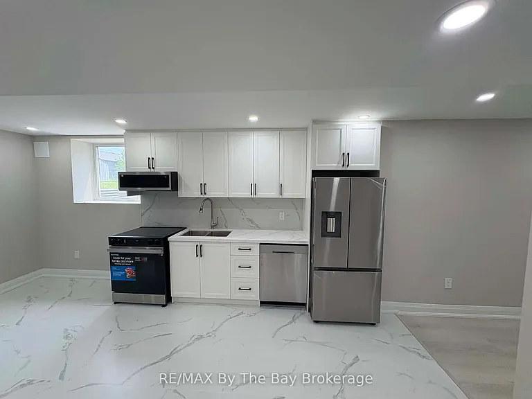 218 Mapleside Dr #LOWER — Photo 3