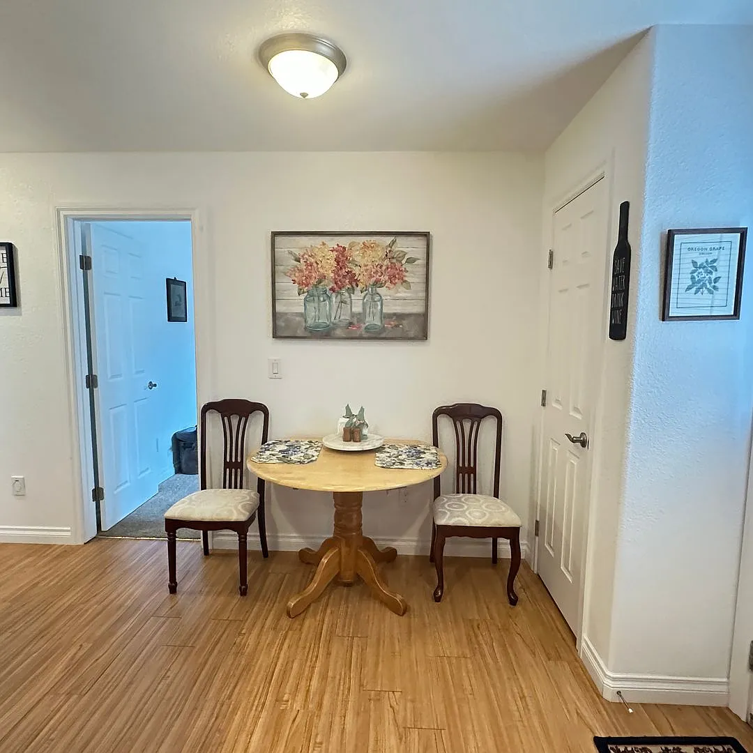 Courtyard Vista Cottage: A peaceful retreat with stunning views and a charming courtyard. $300 ut... — Photo 4