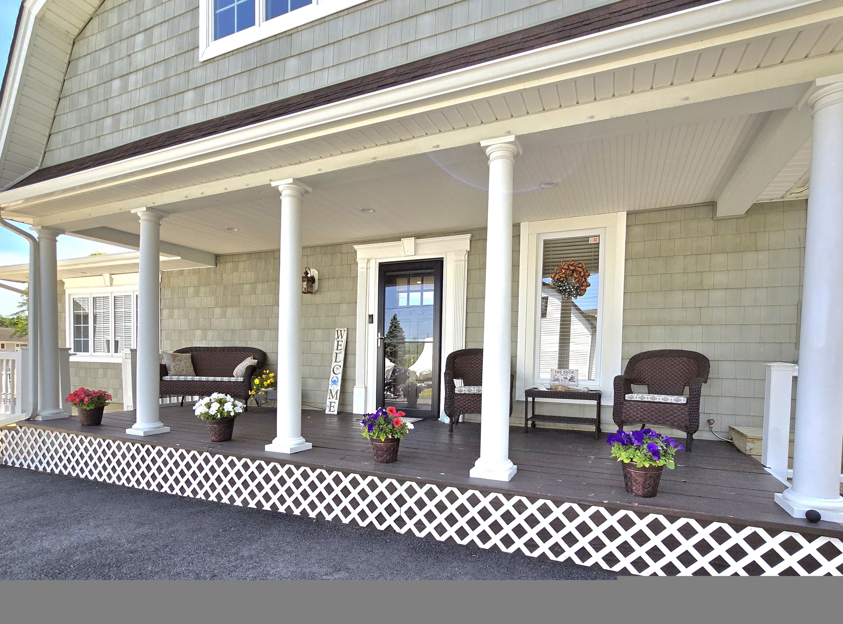 16 Red Bridge Rd, Center Moriches, NY 11934 Out East