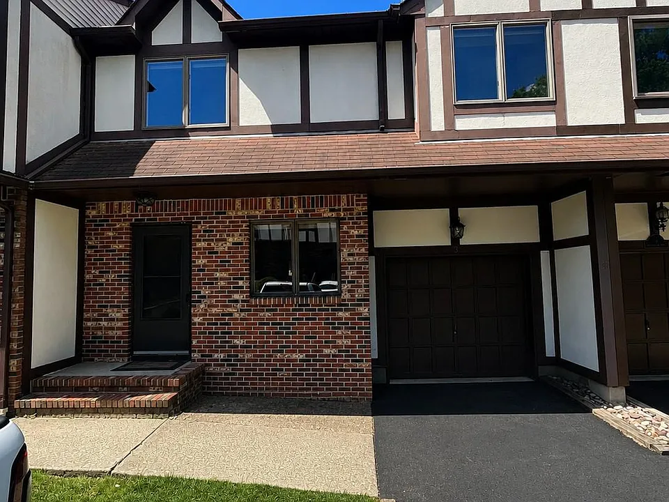 3 Cambridge Dr