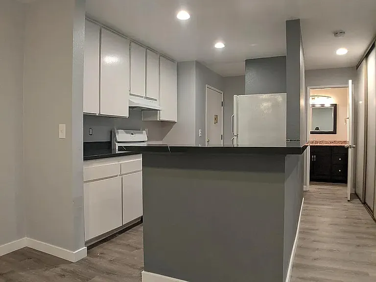 1605 Hotel Cir S #207 — Photo 7