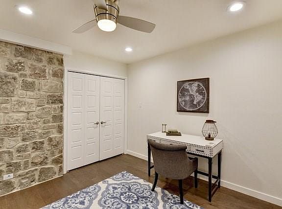 4th image of 6309 Lakewood Holw