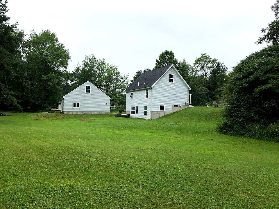 2nd image of 26 Old County Rd