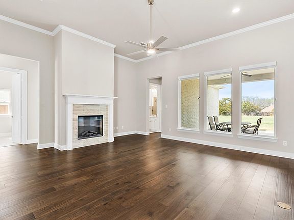 3rd image of 4651 Spring Garden Rd