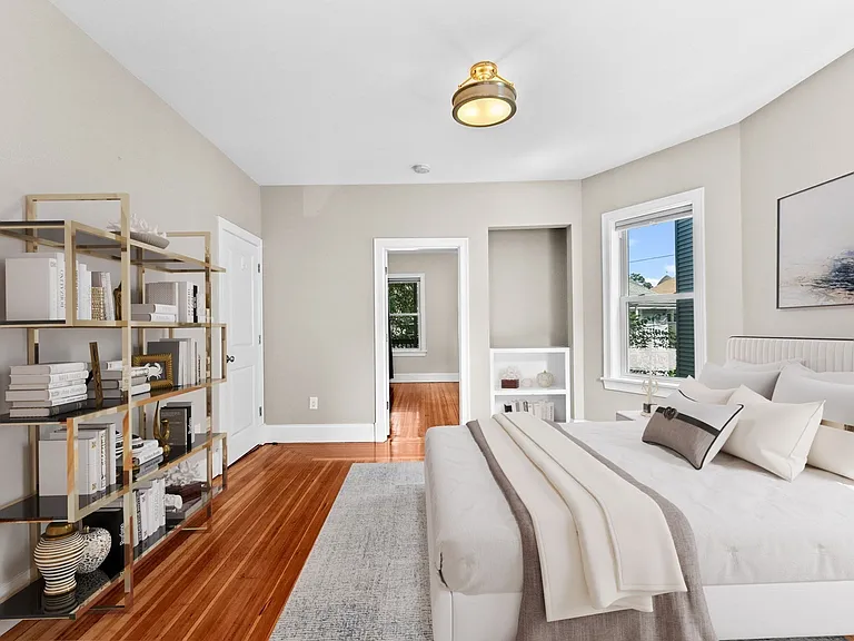 45 S Munroe Ter — Photo 2