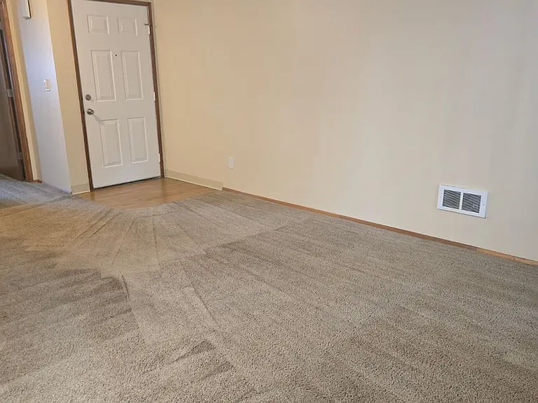 Latitude 44 Apartments — Photo 23