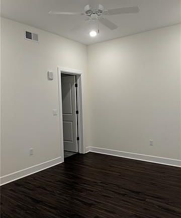 5th image of 3601 Camp St APT 107
