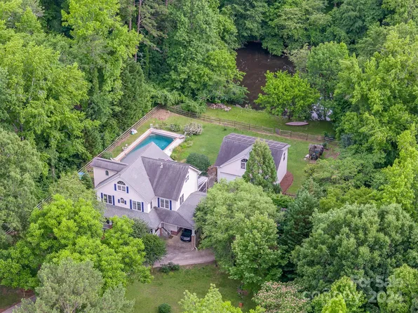 1320 Marlwood Cir, Charlotte, NC 28227