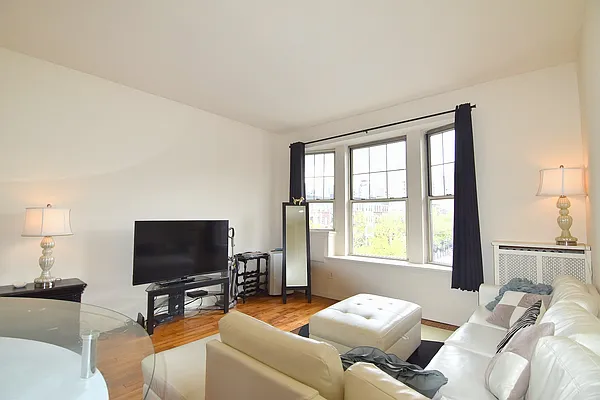 Rented by Manhattan Spaces | media 8