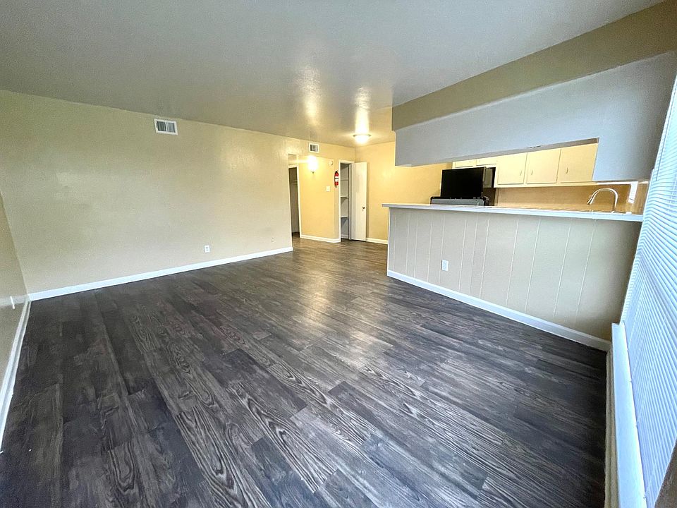 1st image of 8311 Winkler Dr #D44476e21