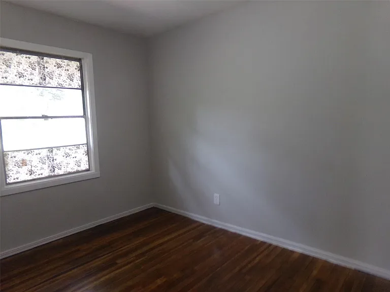 414 Gardenia St — Photo 9
