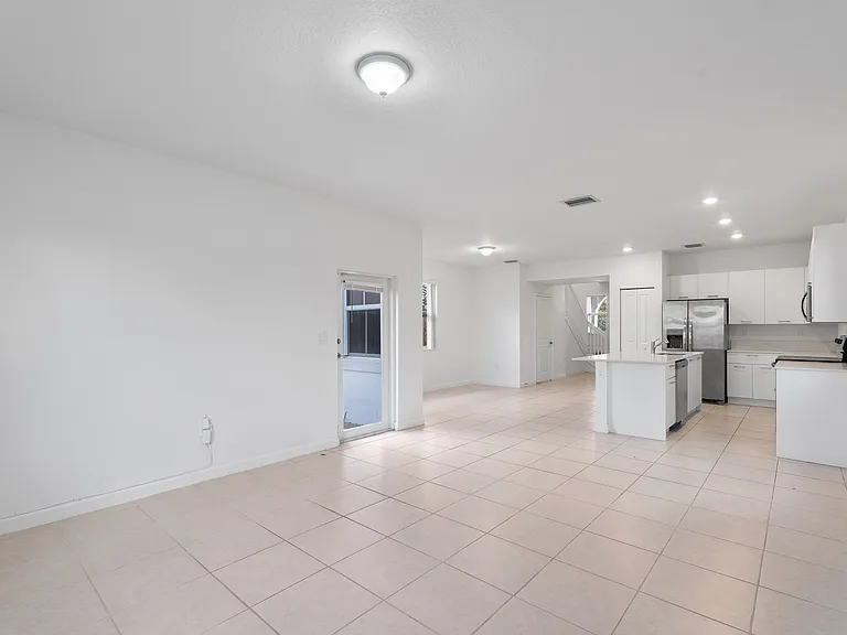 2405 NW 131st Cir — Photo 15