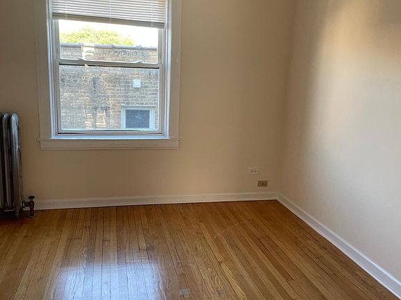 5th image of 2629 W Farragut Ave #2S