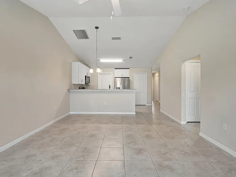1014 Diplomat Pkwy W — Photo 10