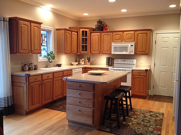 4th image of 1571 Royal Crescent Dr