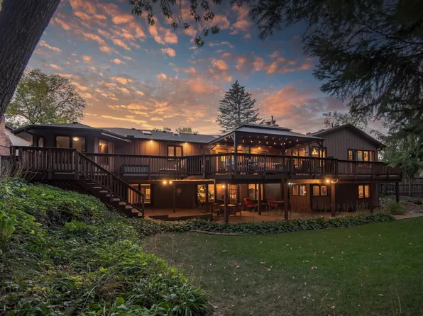 613 Chateau Cir, Burnsville, MN 55337