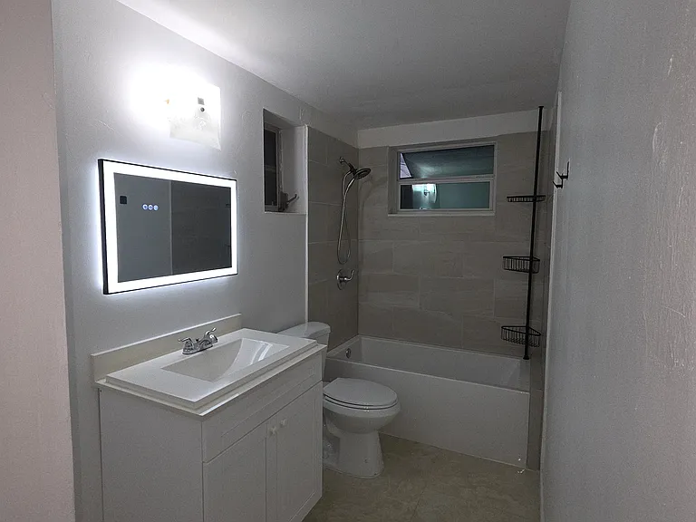 4040 SW 116th Ave — Photo 2